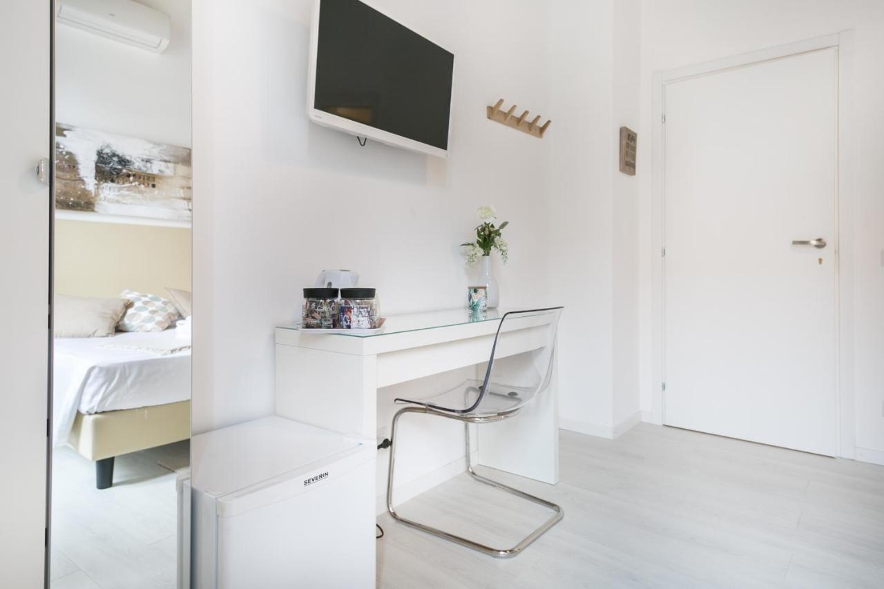 White Ostilia B&B Roma Exterior foto