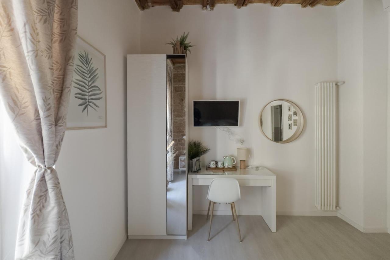 White Ostilia B&B Roma Exterior foto