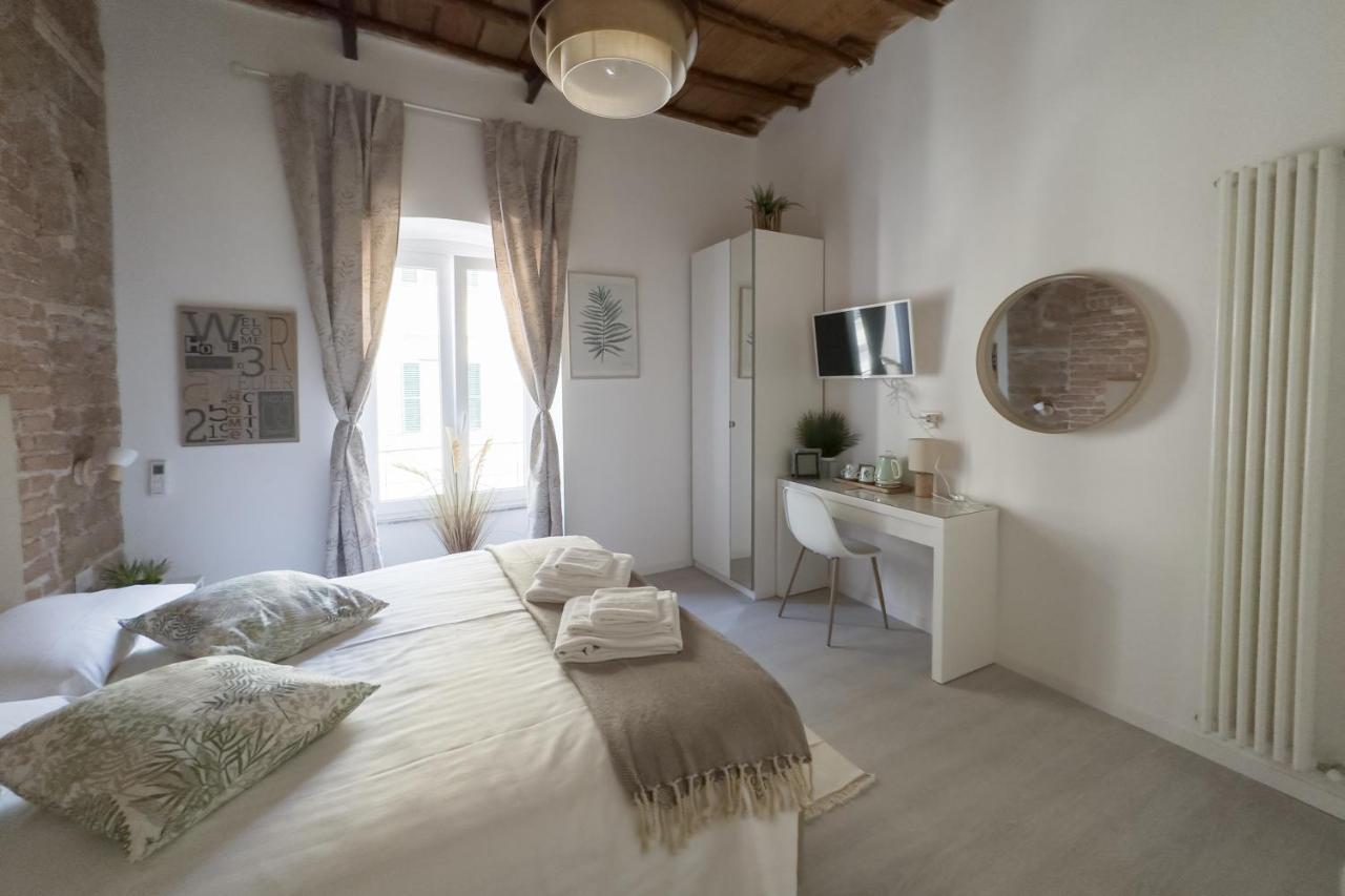 White Ostilia B&B Roma Exterior foto