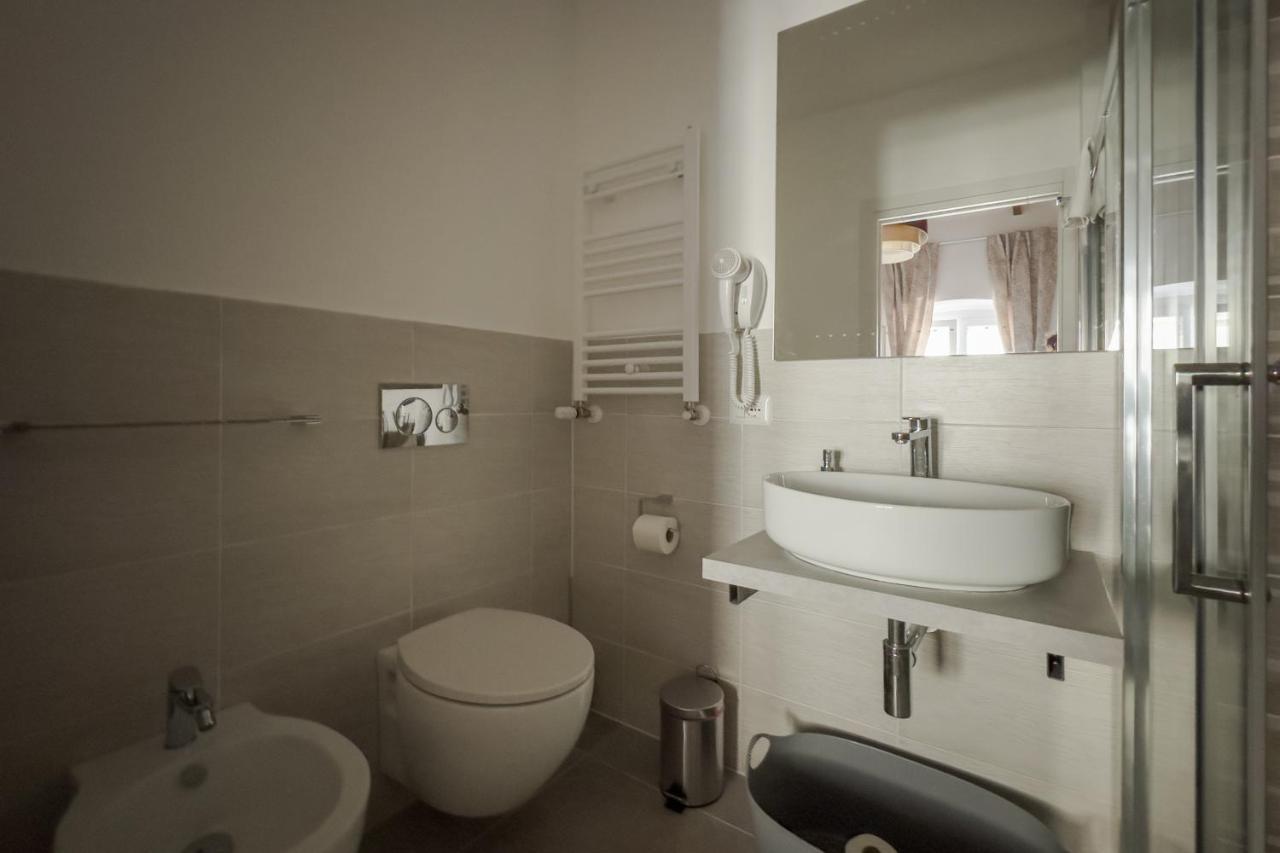 White Ostilia B&B Roma Exterior foto
